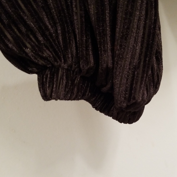 Dantelle Black Velvet Elastic Waist Top in Size L - Picture 4 of 8